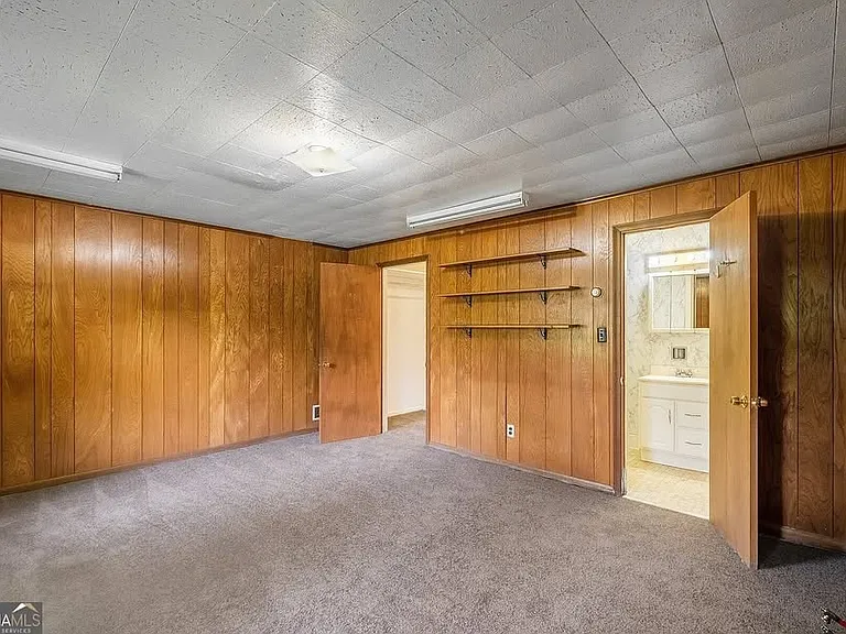 757 Old Ivy Rd NE — Photo 29