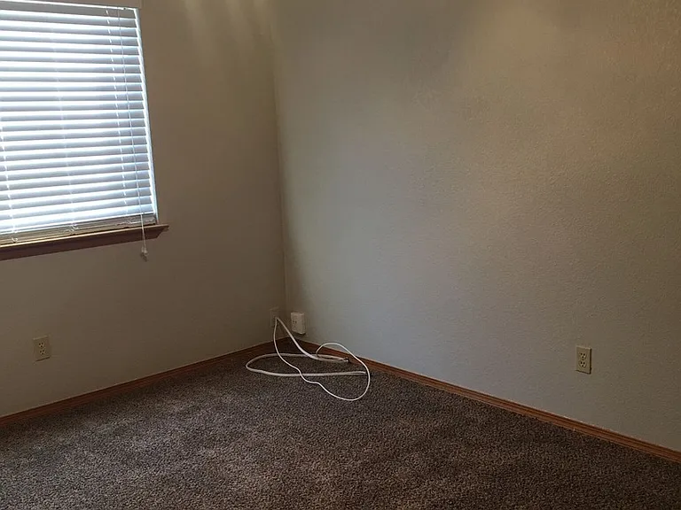 410 E Wilson Ave — Photo 6