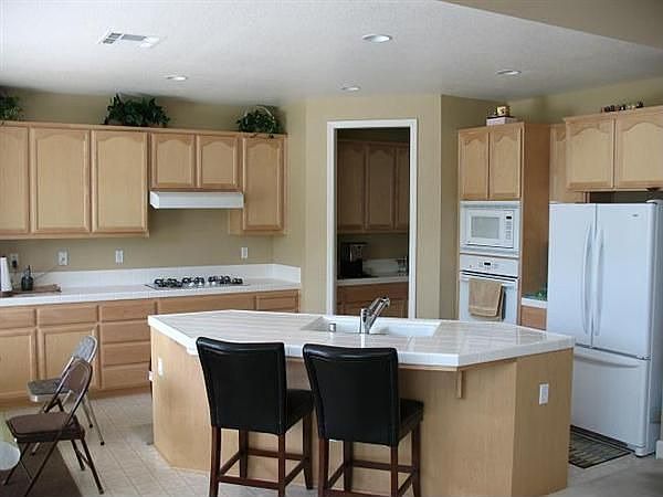 2nd image of 1849 Rosa Blanca Dr