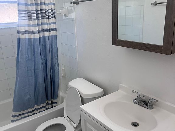 4th image of 5126 Seneca Ave APT A