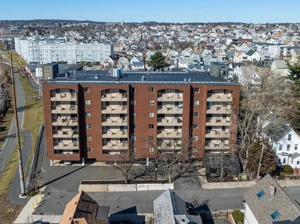 39 Parlin St APT 206, Everett, MA 02149