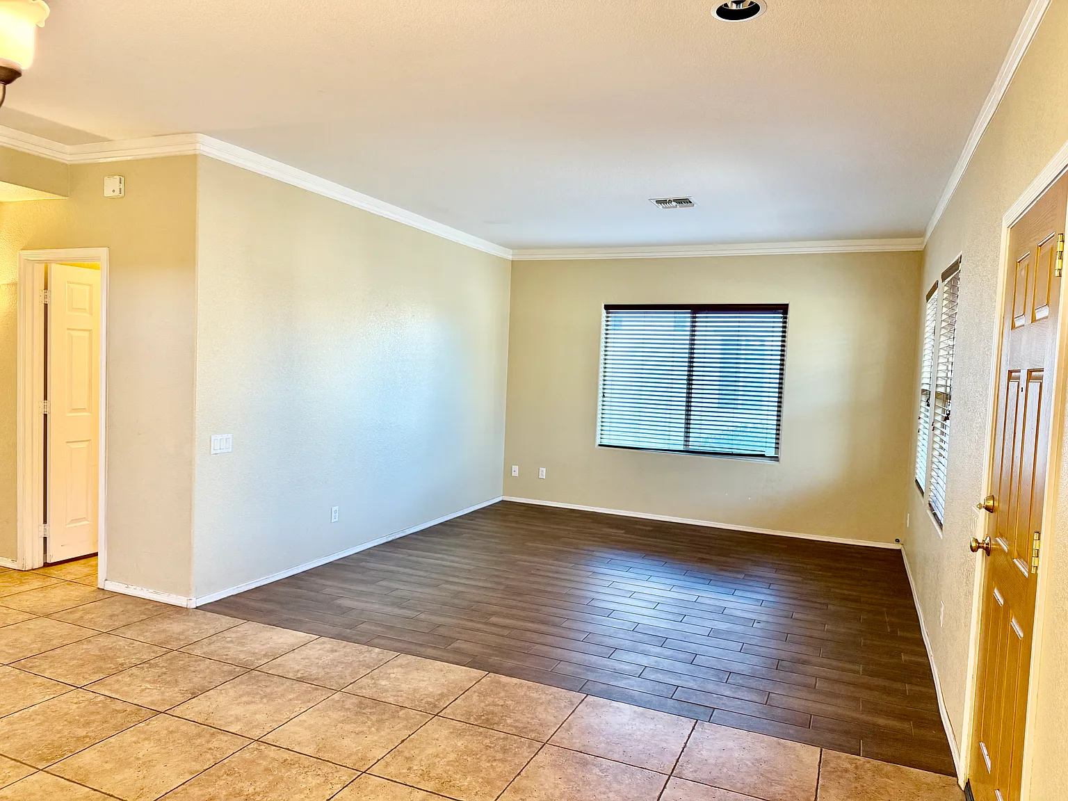 3 bed, 2.5 bath, 2121 sqft, $2,450 — Photo 4