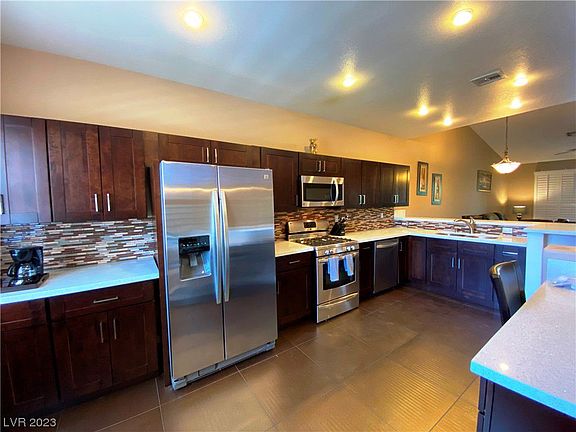 4th image of 820 Peachy Canyon Cir Unit 203