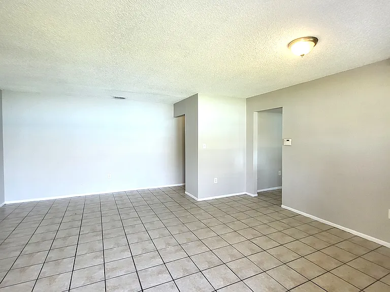4130/4132/4134 Washington Avenue - 4130 — Photo 11