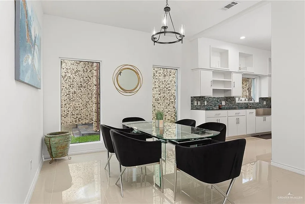 4 bed, 4.5 bath, 3407 sqft, $2,800 — Photo 4
