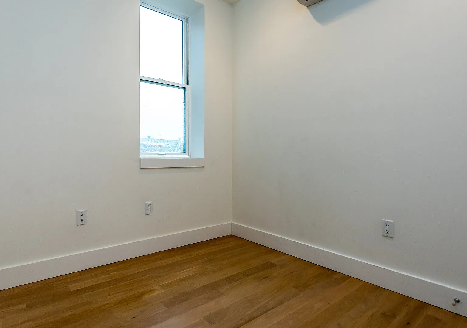 829 Willoughby Avenue — Photo 2