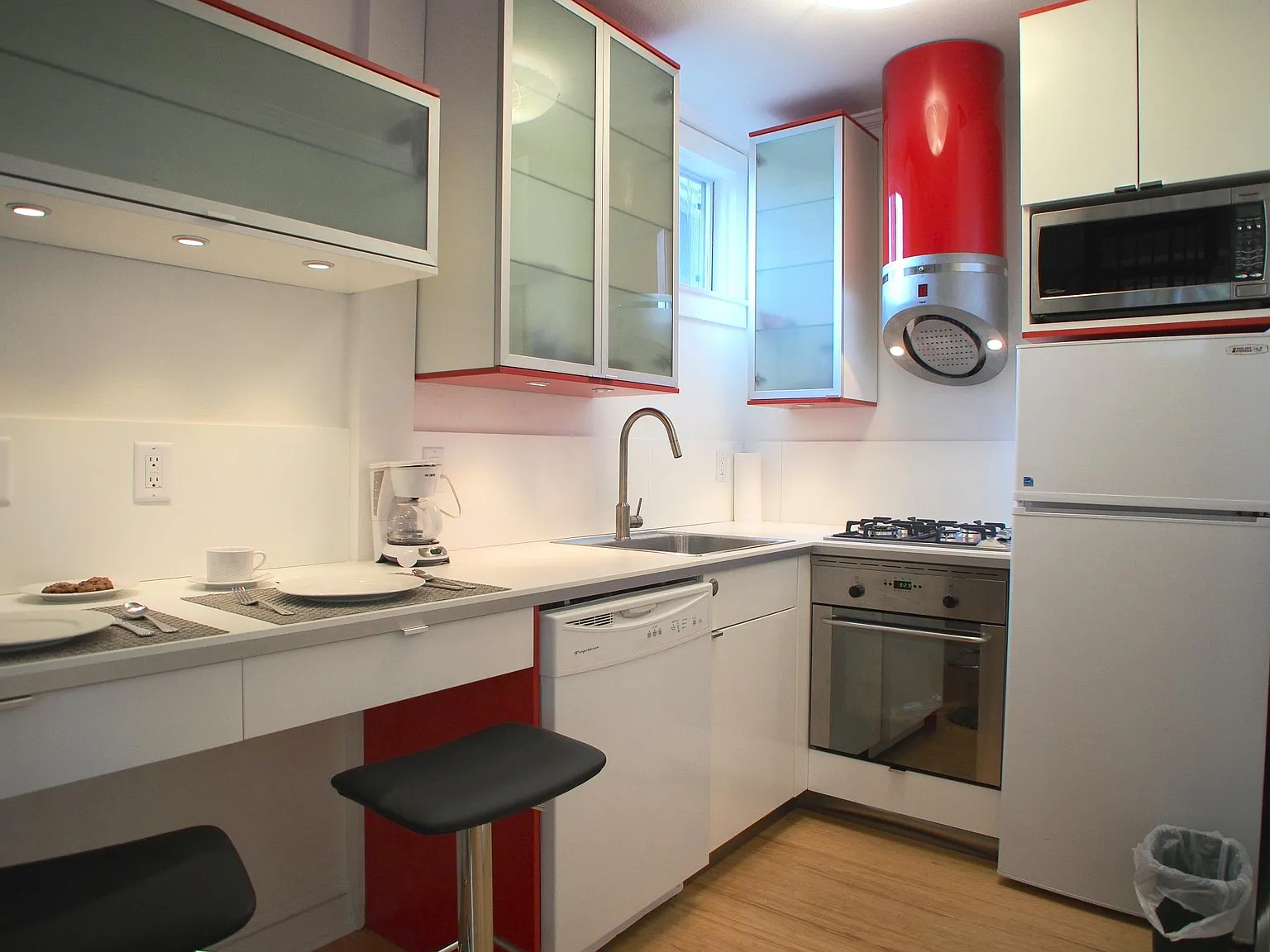 1 bed, 500 sqft, $1,350 — Photo 1