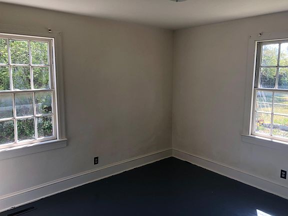 4th image of 1610 W Washington Ave