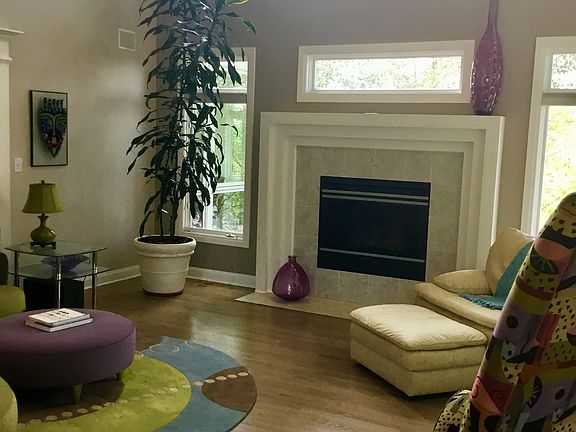 Greatroom w/ soaring ceiling