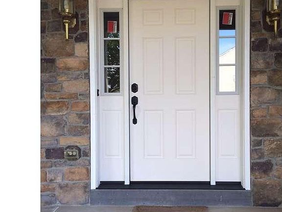 3rd image of 7048 Hearth Ln
