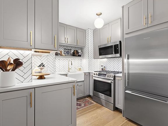 2nd image of 400 E 77th St APT 7L
