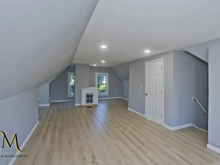 653 Belmont Ave — Photo 29