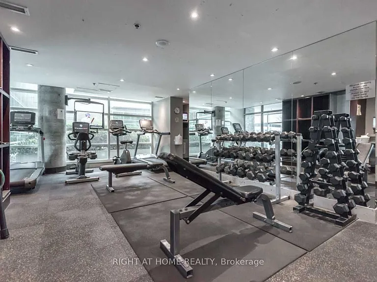 81 Navy Wharf Ct #2316 — Photo 37