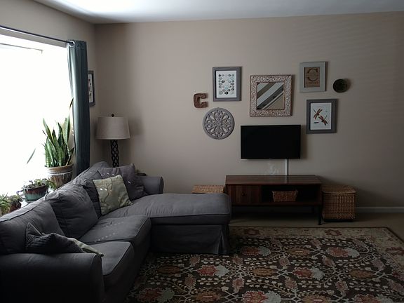 4th image of 179 Cambridge Cir #86
