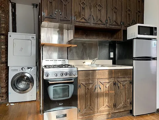 Rented by PocketBroker Inc | media 30