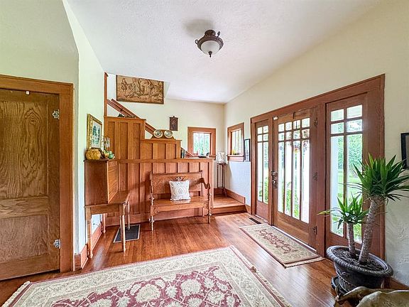 3rd image of 801 48th Ave SE