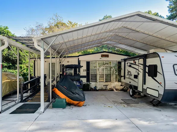 25 Ocean Reef Ln., Murrells Inlet, SC 29576
