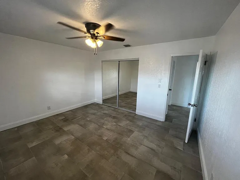 3914 Hernden Dr — Photo 11