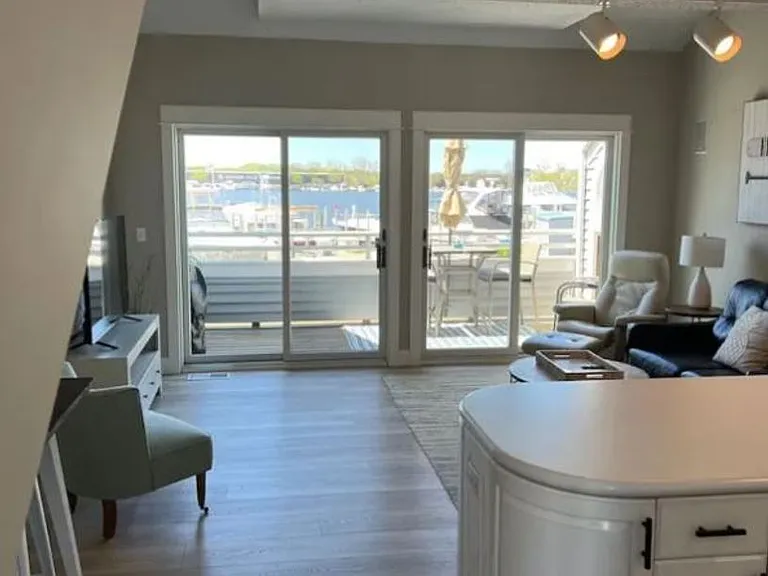 116 Millpoint Dr — Photo 5