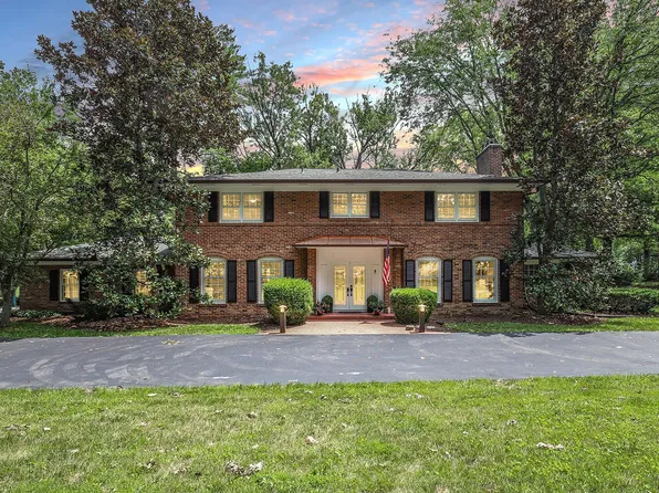 30 Frontenac Estates Dr, Saint Louis, MO 63131