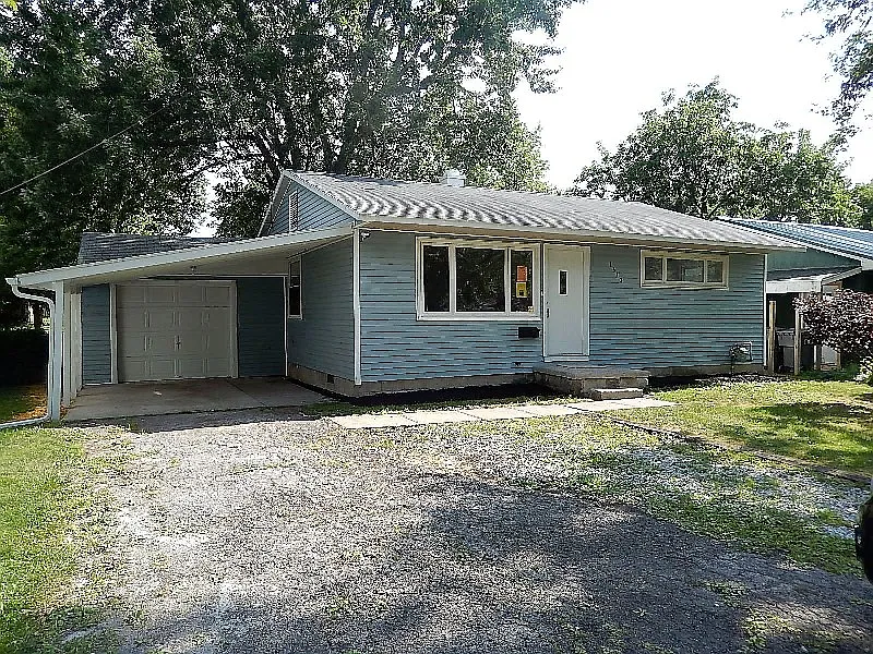 1340 E High St photo 1
