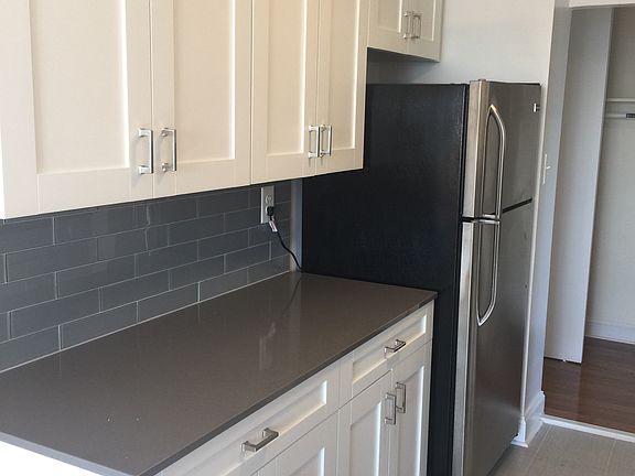 2nd image of 40 E Sidney Ave #2