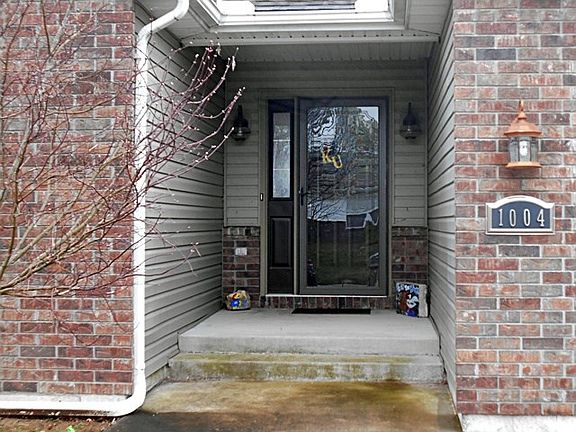 3rd image of 1004 Amber Dr