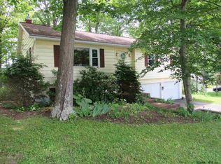 106 Overlook Dr, Cobleskill, NY 12043