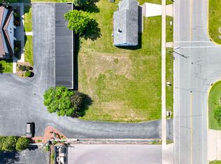 1047 Marvelle Ln, De Pere, WI 54304