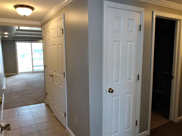 Dockside, 25 Jay St APT 4, Plattsburgh, NY 12901