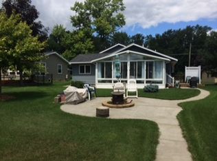 12759 Valley Dr, Wayland, MI 49348