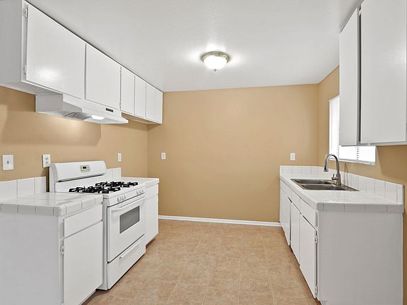 5th image of 610 N Pasadena Ave APT 7