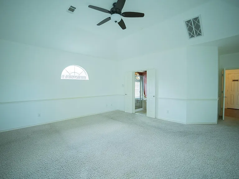 15105 Regal Oak Ln — Photo 11