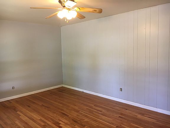 5th image of 690 Sherwood Dr