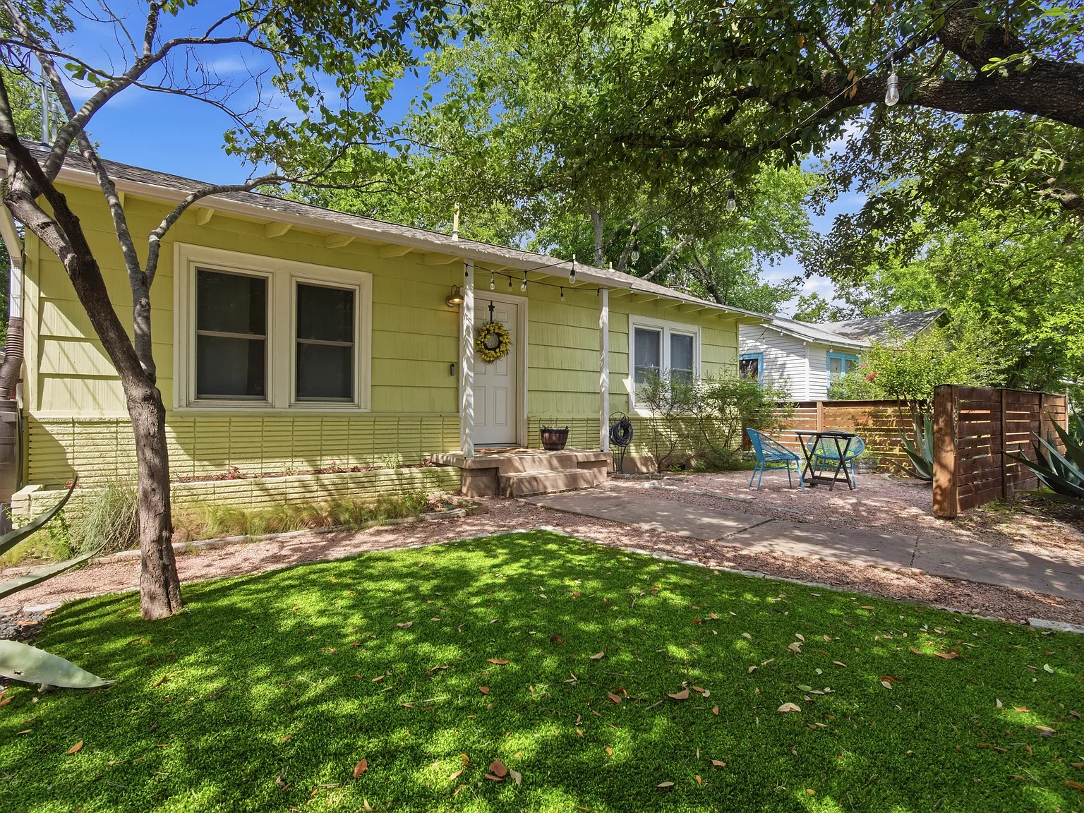 1806 Justin Ln — Photo 2