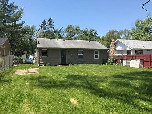 2nd image of 120 Lamora Ave
