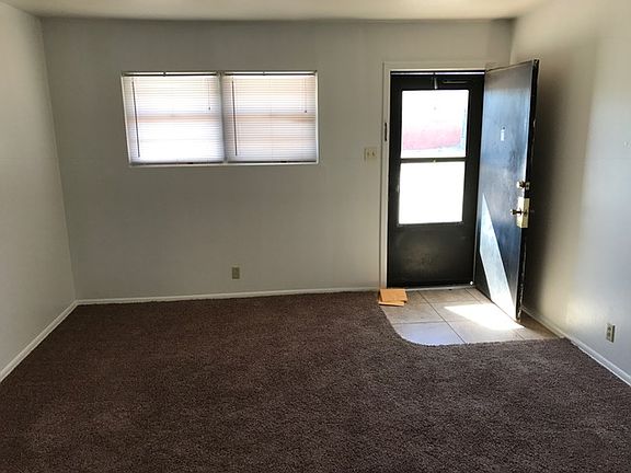 4th image of 1517 Dogwood Ln APT 11
