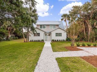 2220 Bruce Dr, Saint Simons Island, GA 31522