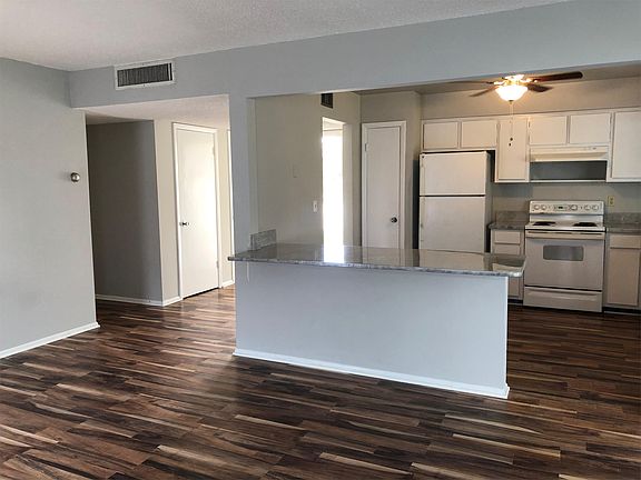 4th image of 1920 W Lakeview Blvd APT 6