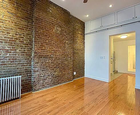 4th image of 411 W 50th St #5B