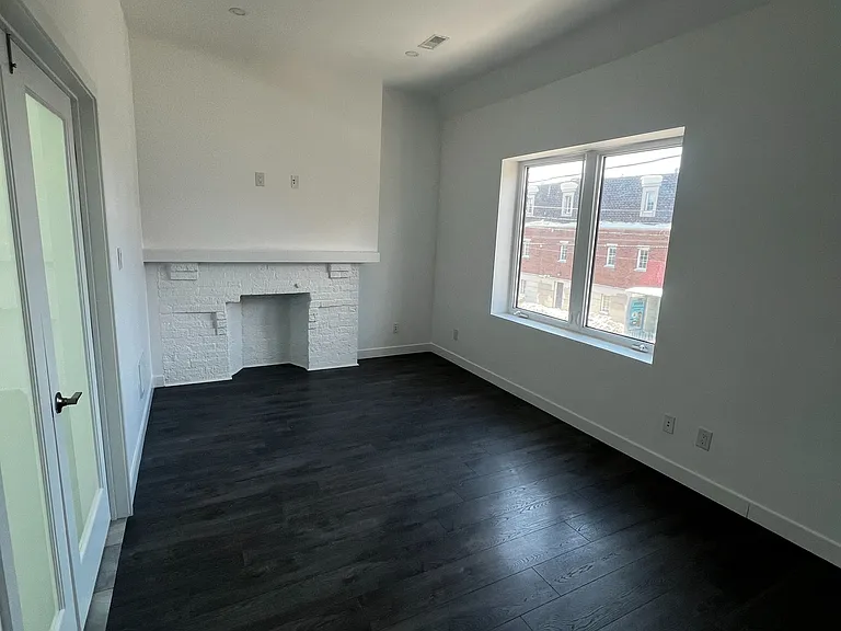 1375 Bathurst St #B — Photo 9