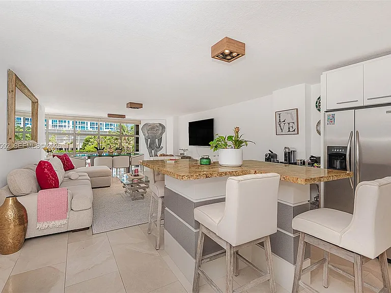 6423 Collins Ave #309 — Photo 9
