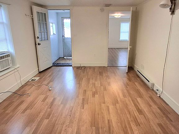 5th image of 153-155 N Hanover St #201