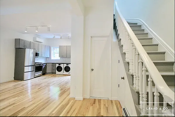 Rented by Grand & Co. | media 5