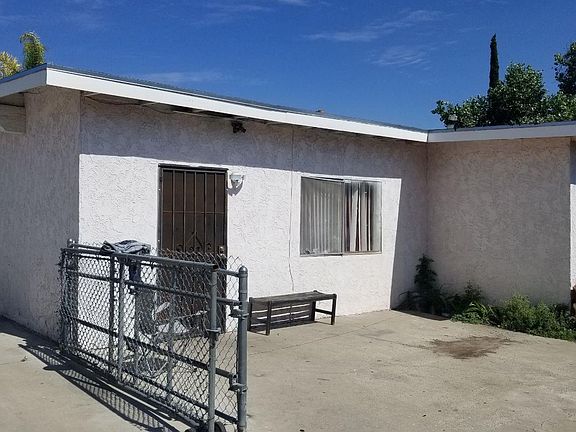 3rd image of 1047 W 9th St