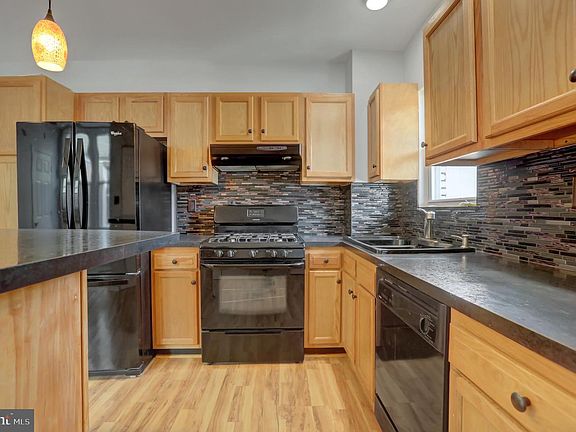 4th image of 606 N 16th St