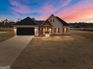 107 River Ridge Dr, Hawkinsville, GA 31036