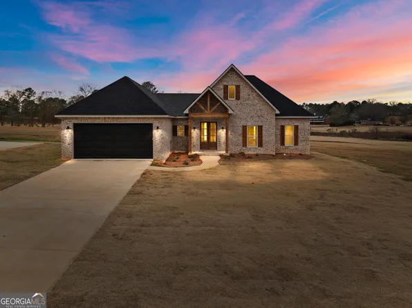 107 River Ridge Dr, Hawkinsville, GA 31036