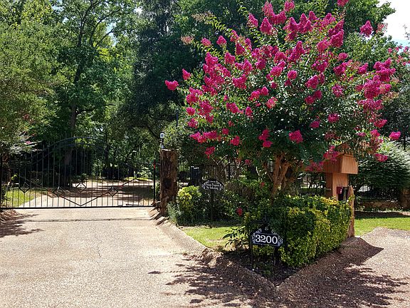 2nd image of 3419 Stonebrook Pl
