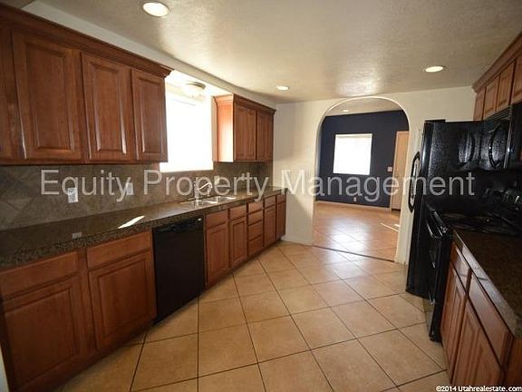 5th image of 559 S 10th W